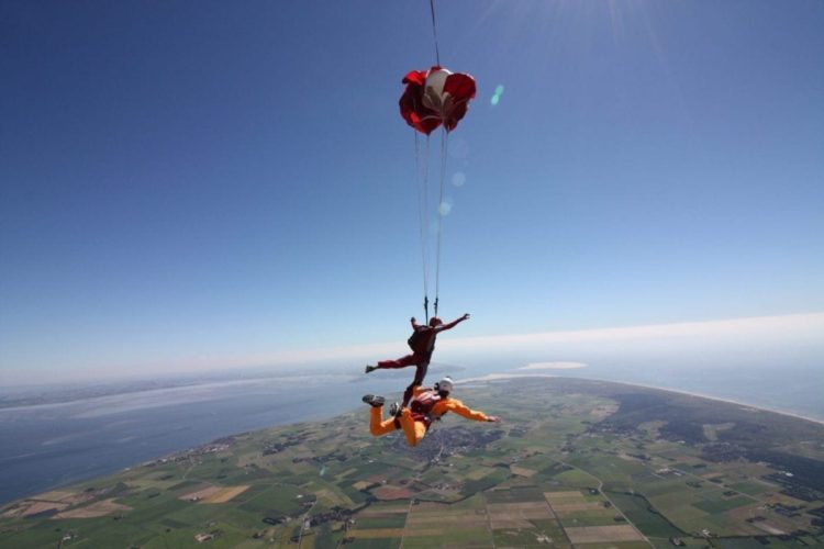 AFF cursus skydiven Texel - leren parachutespringen