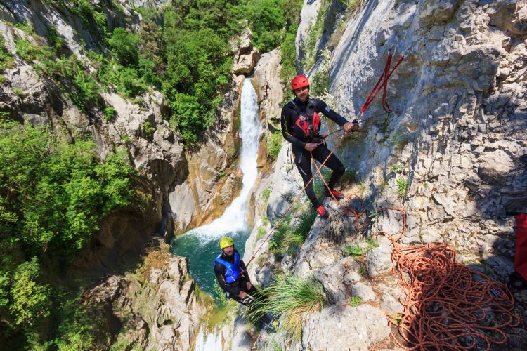 Advanced canyoning Cetina rivier - Zadvarje bij Omiš Kroatië