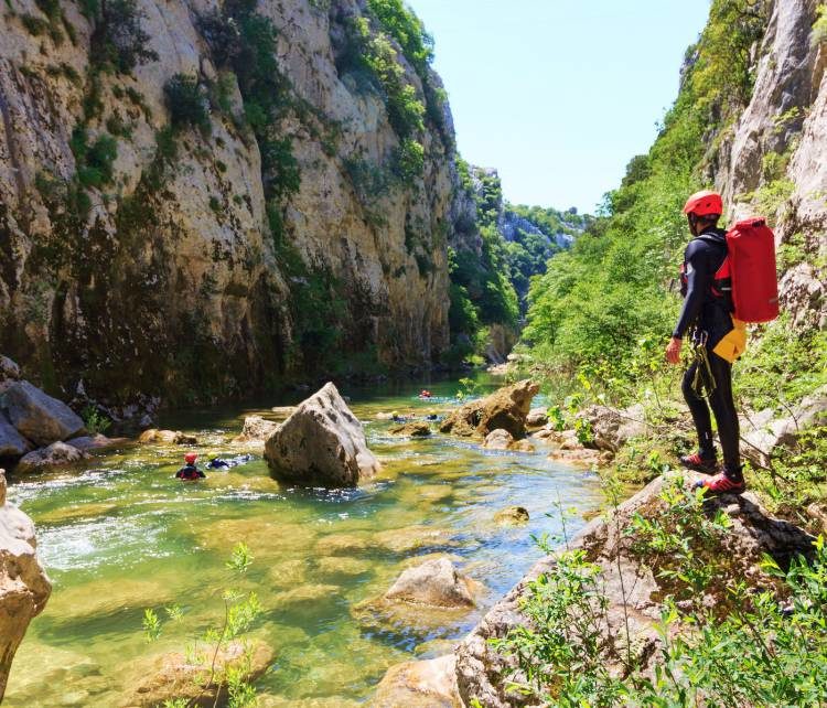 Basic canyoning Cetina rivier - Zadvarje bij Omiš Kroatië