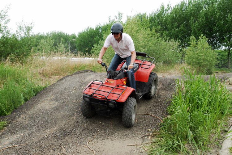 2 uur quad rijden Almere Nederland