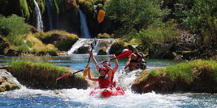 Kajaktocht Zrmanja Rivier Kaštel Žegarski Kroatië