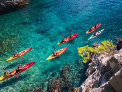 Zee kajakken en snorkelen Brela Dalmatië Kroatië
