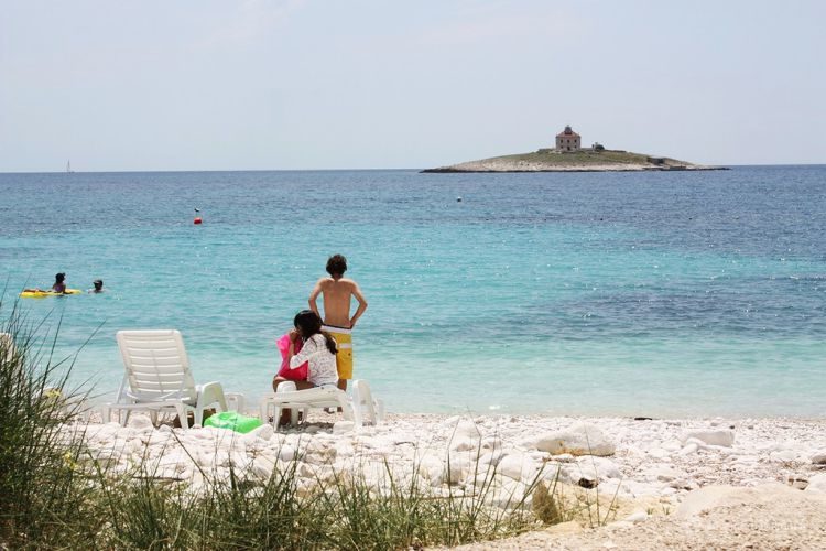 Zee kajakken en snorkelen Hvar Dalmatië Kroatië