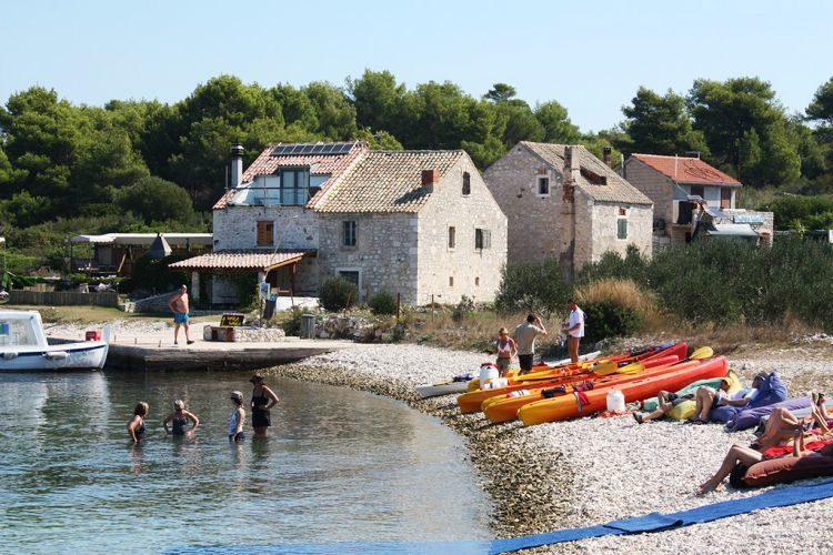 Zee kajakken en snorkelen Hvar Dalmatië Kroatië