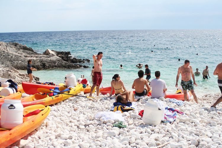 Zee kajakken en snorkelen Hvar Dalmatië Kroatië