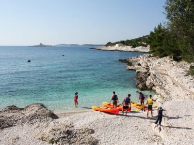 Zee kajakken en snorkelen Hvar Dalmatië Kroatië