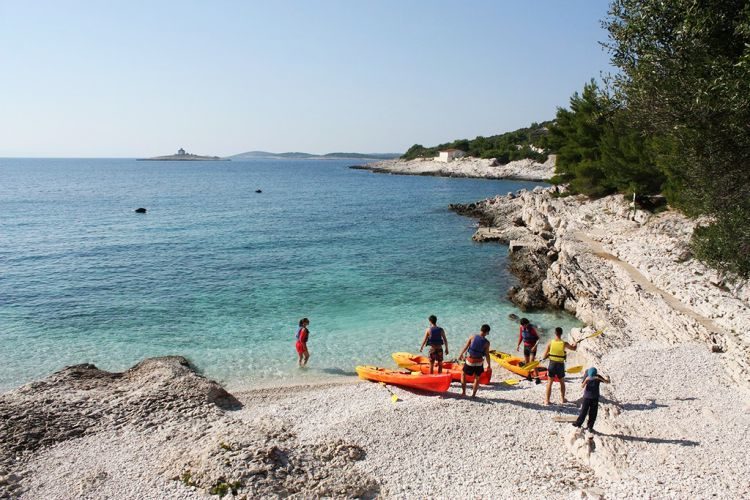 Zee kajakken en snorkelen Hvar Dalmatië Kroatië