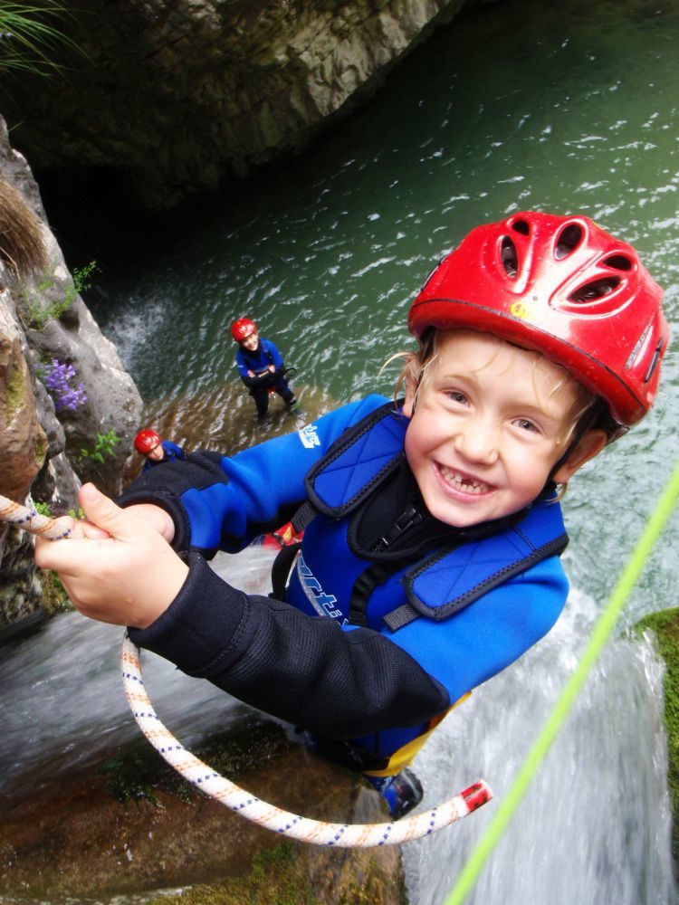 Family Fun - Basic Canyoning - Tremosine Garda Meer - Italië
