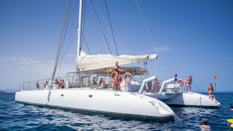Catamaran zeiltocht inclusief lunch - Puerto Calero Lanzarote
