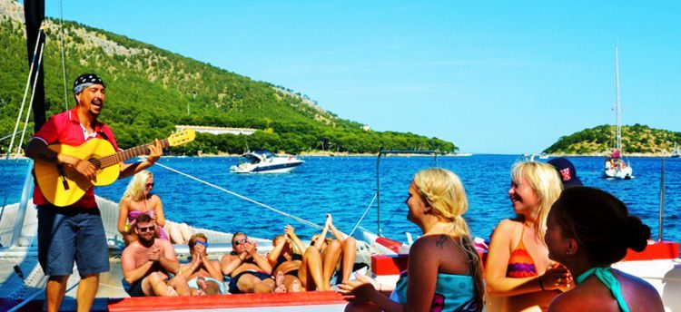 Halve dag catamarancruise met lunch en drankjes Mallorca