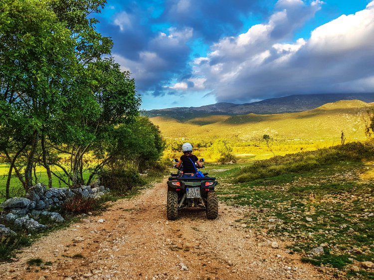 Quad excursie door de bergen Dalmatië Kroatië