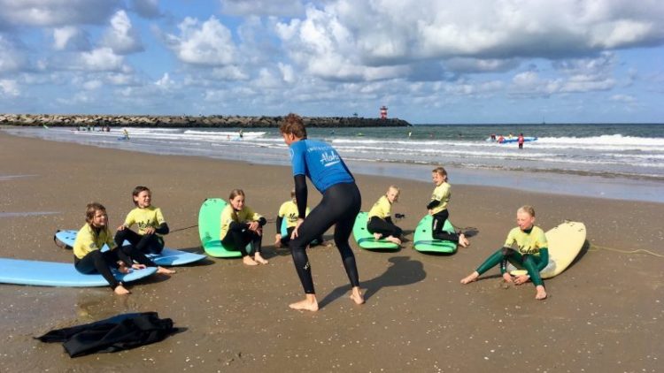 Beginner surfles Scheveningen