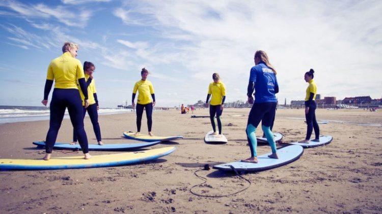 Beginner surfles Scheveningen