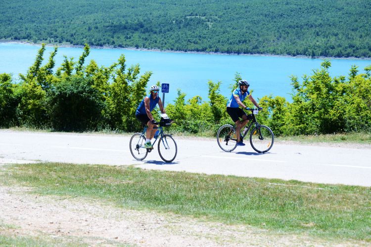Mountainbiken in de Sinj-vallei Kroatië
