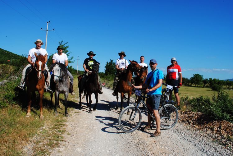 Mountainbiken in de Sinj-vallei Kroatië