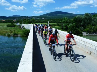 Mountainbiken in de Sinj-vallei Kroatië
