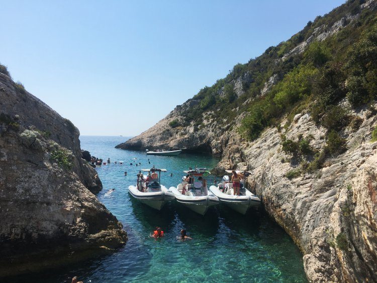 5 eilanden speedboottocht en Blue Cave Split Kroatië