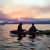 Zeekajakken bij zonsondergang in Split Kroatië