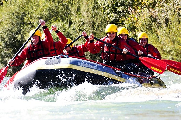 Raften op de rivier Isar vanuit Lenggries Beieren