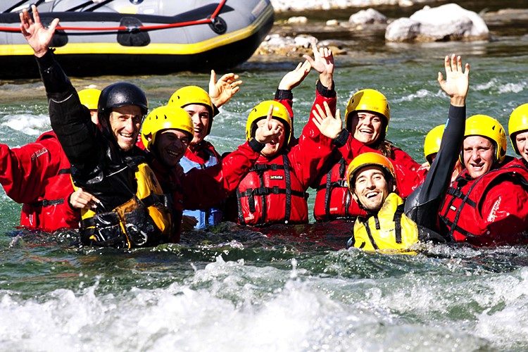 Raften op de rivier Isar vanuit Lenggries Beieren