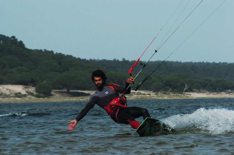 Kitesurfen Sesimbra nabij Lissabon Portugal