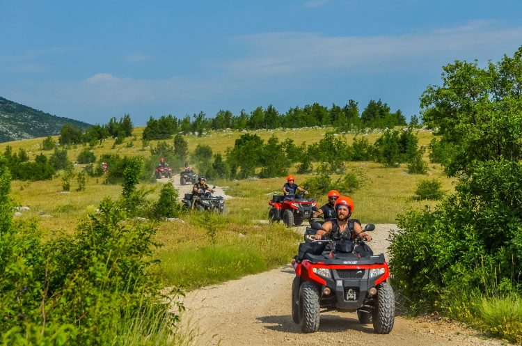Quad rijden vanuit Split Kroatië - incl. picknick