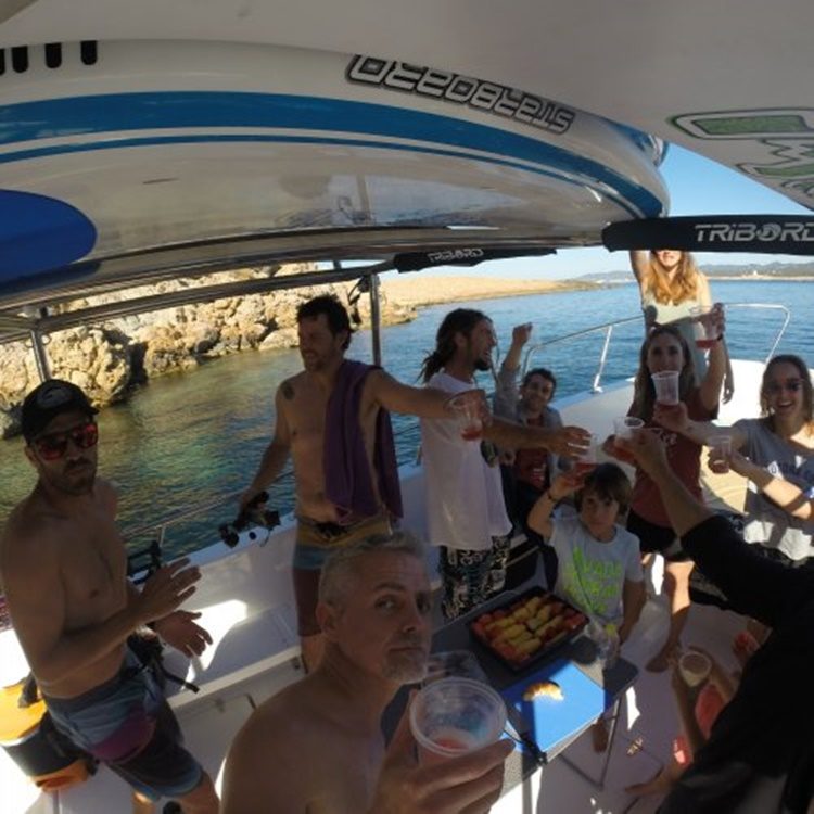 Hele dag suppen met barbecue op Ibiza