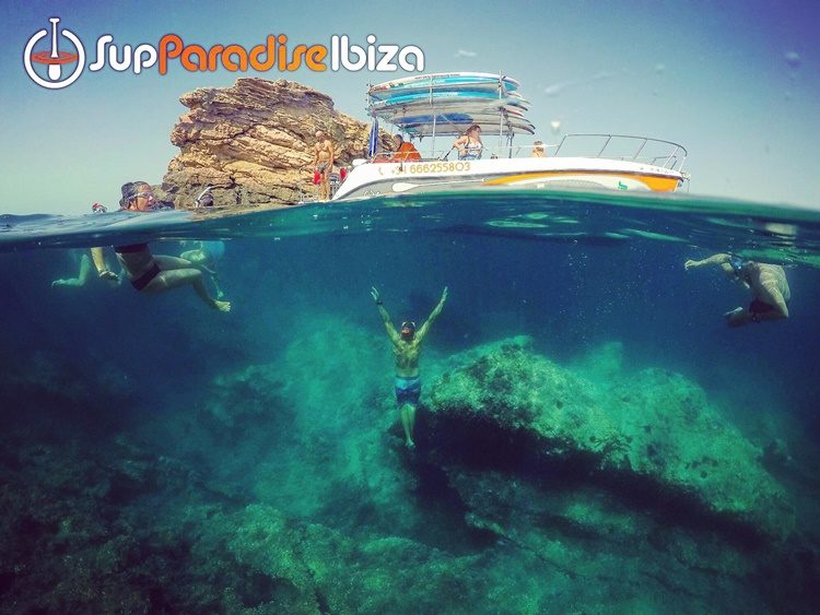 Supppen langs de mooiste baaien van Ibiza