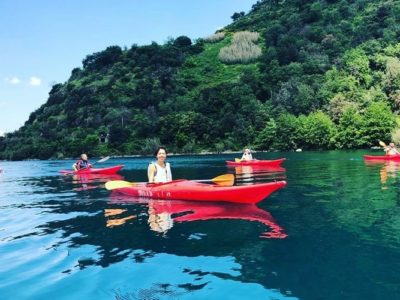 Kayakken op het Albanomeer nabij Rome