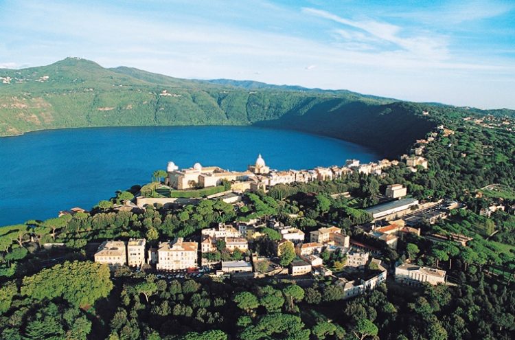 Kayakken op het Albanomeer nabij Rome