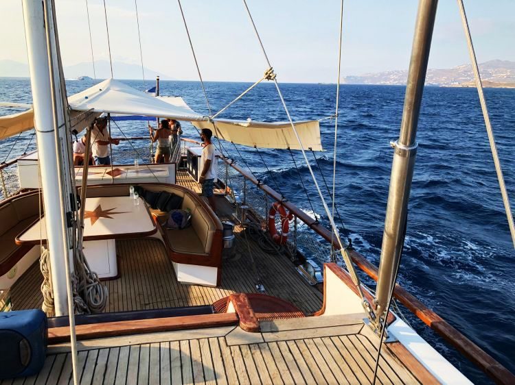 Zeilcruise naar het eiland Rhenia vanuit Mykonos Griekenland