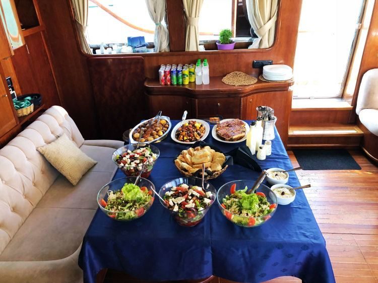 Zeilcruise naar het eiland Rhenia vanuit Mykonos Griekenland