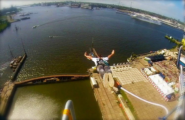 Cadeau voor hem; Bungeejumpen in Amsterdam