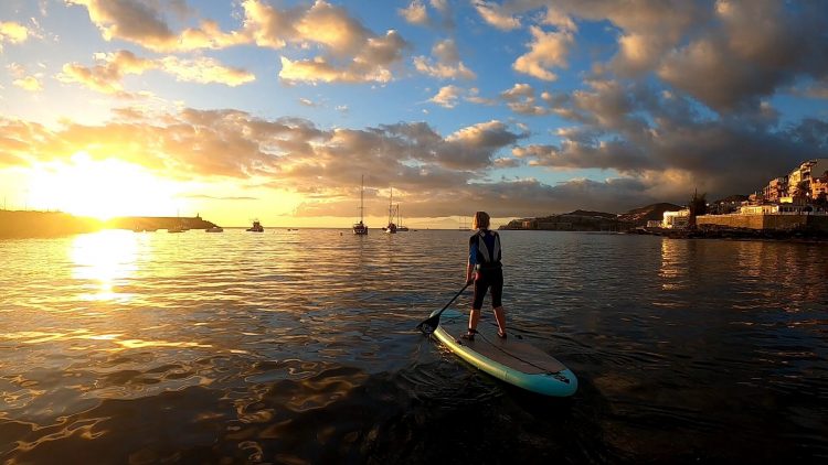 Stand Up Paddle boarding les Arguineguin in Gran Canaria