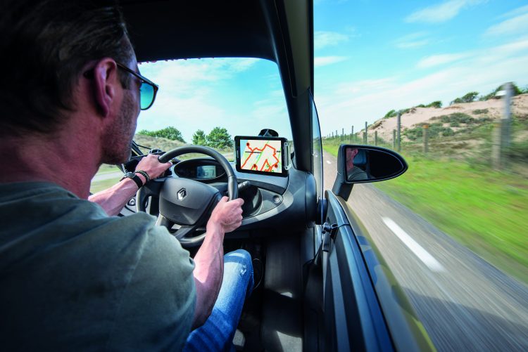 Renault Twizy tour door het Hollands landschap in Zuid-Holland vanuit Lisse